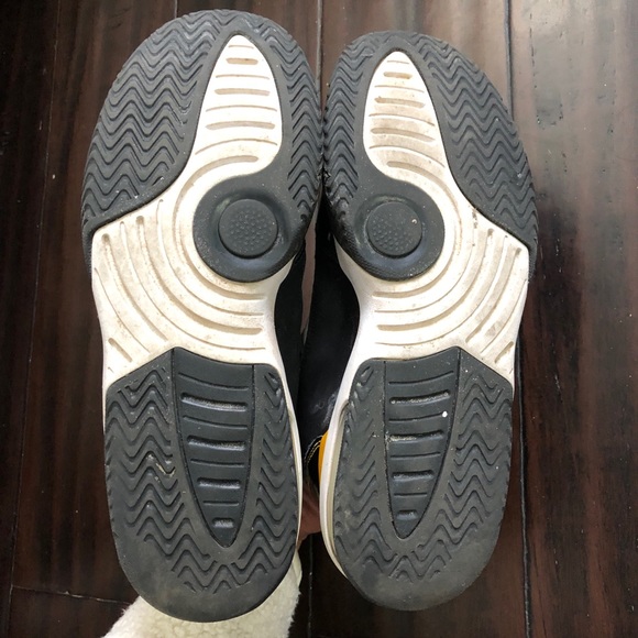 Nike Air Jordan Max Aura Basketball Shoes - Picture 9 of 16